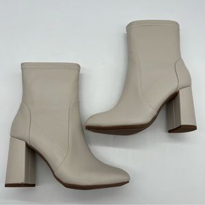NWT Womens Cream Colored Heeled Boots Faux Leather Memory Foam 3.5” Heel